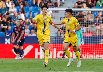 El centrocampista se echó al equipo al hombro cuando más hundido estaba, pero su esfuerzo resultó finalmente insuficiente para los intereses de un Alcorcón que terminó descendiendo. Su tanto, que ponía el 1-2, fue un golazo de volea en un córner. Además, se adjudicó la asistencia del 2-2.