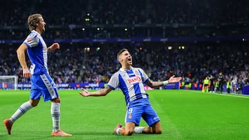 29/11/25 PARTIDO PRIMERA DIVISION JORNADA 15
ESPANYOL - RAYO VALLECANO
PRIMER GOL PENALTI ROBERTO FERNANDEZ 1-0 ALEGRIA
