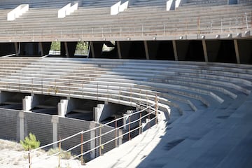 Así se encuentra el que será el nuevo estadio del Valencia Club de Fútbol. Las obras llevan trece años paradas.