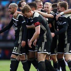 Huntelaar conduce al Ajax hacia su decimonoveno título de Copa