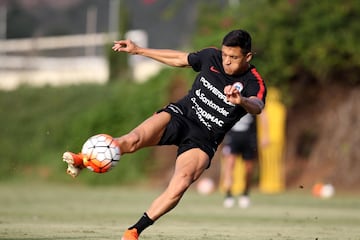 El cariñoso recibimiento que tuvo Bravo en su llegada a la Roja