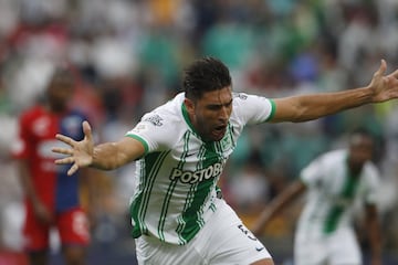 Nacional ganó con goles de Braghieri y Duque. Reina descontó para el DIM.