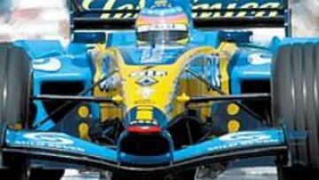 <b>POSIBLE CONTINUIDAD. </b>Villeneuve podría volver a ponerse al volante del Renault durante 2005.