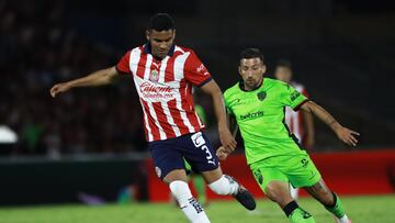 (L-R), Gilberto Sepulveda of Guadalajara and Aitor Garcia of Juarez during the game FC Juarez vs Guadalajara, corresponding to Round 04 of the Torneo Apertura 2023 of the Liga BBVA MX, at Olimpico Benito Juarez Stadium, on August 18, 2023.
<br><br>
(I-D), Gilberto Sepulveda de Guadalajara y Aitor Garcia de Juarez durante el partido FC Juarez vs Guadalajara, correspondiente a la Jornada 04 del Torneo Apertura 2023 de la Liga BBVA MX, en el Estadio Olimpico Benito Juarez, el 18 de Agosto de 2023.