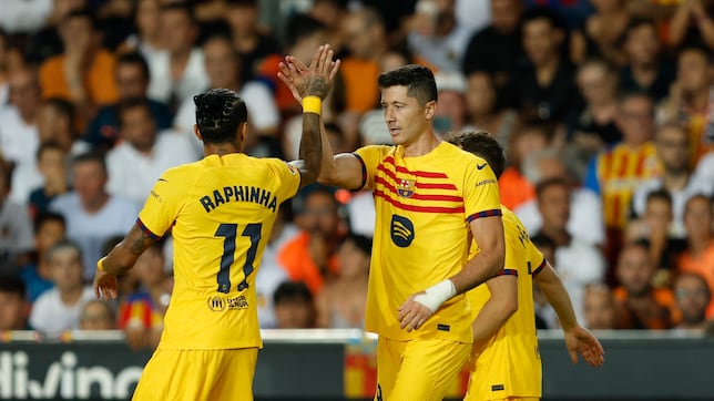 Lewandowski manda en Mestalla