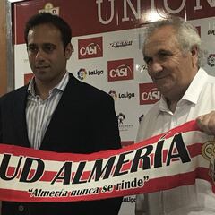 Fran Fernández, presentado como nuevo técnico del Almería