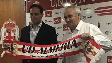 Fran Fernández, presentado como nuevo entrenador del Almería.