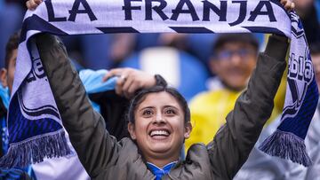 Fans o Aficion during the game Puebla vs America, corresponding to the Quarterfinals first leg match of the Torneo Apertura 2022 of the Liga BBVA MX, at Cuauhtemoc Stadium, on October 12, 2022.
<br><br>
Fans o Aficion durante el partido Puebla vs America, correspondiente al partido de ida de Cuartos de Final del Torneo Apertura 2022 de la Liga BBVA MX, en el Estadio Cuauhtemoc, el 12 de octubre de 2022.