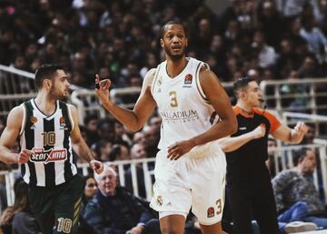 Naci車 en Wuzburgo (Alemania), pero tiene las nacionalidades estadounidense y eslovena. El pa赤s balc芍nico lo nacionaliz車 antes del Eurobasket de 2017 en el que sali車 campe車n junto a Dragic y Doncic. El ala-pivot prob車 suerte en la NBA con los Golden State Warriors, New York Knicks, Minnesota Timberwolves y Denver Nuuggets antes de llegar a Europa. En el Viejo continente jug車 en el Lokomotiv Kuban antes de ir al Real Madrid. Con los de Pablo Laso ha logrado una Euroliga, dos ligas, dos Copas del Rey y tres Supercopas de Espa?a. Tiene contrato con el Madrid hasta 2023.