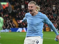 Haaland celebra un gol al Liverpool.