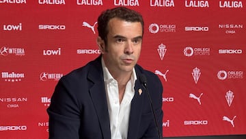 08-04-25. JOSÉ RIESTRA, DIRECTOR DE FÚTBOL DE ORLEGI SPORTS, EN LA RUEDA DE PRENSA EN MAREO.