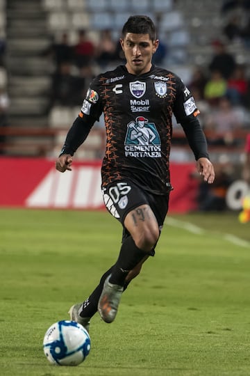 Equipos en los que ha jugado: Chivas y Pachuca.
