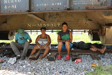 El fútbol alivia a los inmigrantes que pasaron por La Bestia