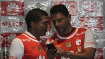 Alexis García y Gerardo Bedoya fueron presentados el pasado martes en Santa Fe. Llegan en reemplazo del uruguayo Gerardo Pelusso.