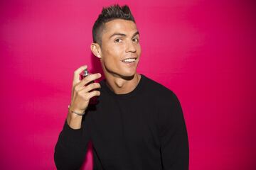 MADRID, SPAIN - SEPTEMBER 07:  Crisitiano Ronaldo celebrates the launch of his new frangrance CR7 on September 7, 2017 in Madrid, Spain.  (Photo by David Ramos/Getty Images for CR7)