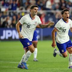 Christian Pulisic se rinde ante Alejandro Zendejas