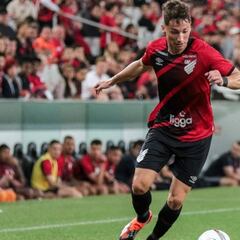 El complejo momento de Luciano Arriagada en Brasil