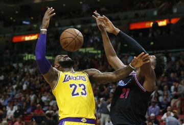 LeBron James bajó ocho tablas: una ofensiva y siete defensivas.