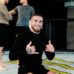 Un compañero de equipo de Volkanovski reta a Aleksandre Topuria