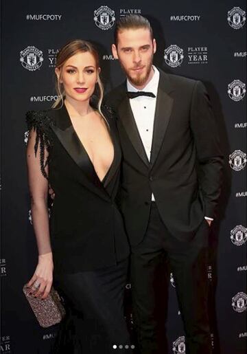 De Gea ha ganado por cuarta vez el premio al jugador más valioso del Manchester y Edurne, que siempre le acompaña en la alfombra roja, se mostraba orgullosa: '¡Y ya van 4! ¡Felicidades amor!', escribió la cantante en su cuenta de Instagram.