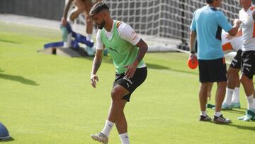 12/08/21 ENTRENAMIENTO DEL VALENCIA 
 ALDERETE