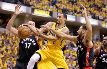 George Hill con el balón. 