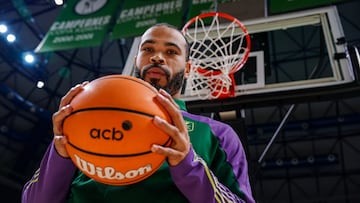 Presentacion de Justin Cobbs.
Temporada 2025-2026.
Palacio de los Deportes Jose Maria Martin Carpena.