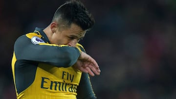 Fuerte discusión tiene a Alexis con un pie fuera de Arsenal