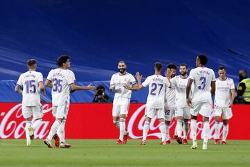 5-1. Karim Benzema celebra el quinto gol.