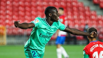 Ferland Mendy celebra el gol que marc&oacute; al Granada en el Nuevo Estadio de Los C&aacute;rmenes. 