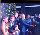 Le piden a Antonela que se quite de la foto y Messi hace esto