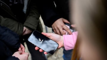 En TikTok y otras redes, jóvenes estadounidenses experimentan con hábitos chinos tradicionales como forma de bienestar, estética y crítica cultural en pleno auge del “Chinamaxxing.” REUTERS/Jana Rodenbusch