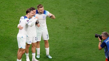 GR7330. JOR (CATAR), 04/12/2022.- Jugadores de Inglaterra posan hoy, al final de un partido de los octavos de final del Mundial de Fútbol Qatar 2022 entre Inglaterra y Senegal en el estadio Al Bait en Jor (Catar). EFE/ Juan Ignacio Roncoroni