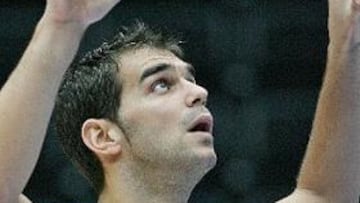 <B>PIDE CALMA.</B> Calderón confía en superar a Argentina y lograr el pase a la final.