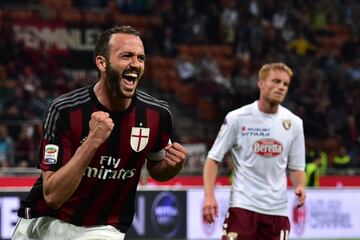Temporadas en el FC Inter: 2011-12
Temporadas en el AC Milan: 2012-15