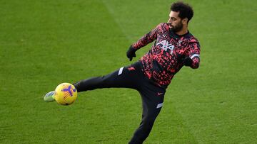 Liverpool's Egyptian midfielder Mohamed Salah warms up ahead of the English Premier League football match between Crystal Palace and Liverpool at Selhurst Park in south London on December 19, 2020. (Photo by Justin Setterfield / POOL / AFP) / RESTRIC
