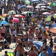 Caos en las playas británicas: masificación, puñaladas, peleas...