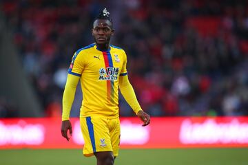 El delantero belga fich¨® por el Chelsea en 2016. En estos 3 a?os ha estado cedido en el Borussia Dortmund, Valencia y ahora en el Crystal Palace.