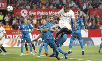 Gabriel Mercado y Casemiro.