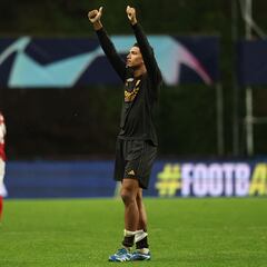 Bellingham se fue tocado pero no peligra el Clásico