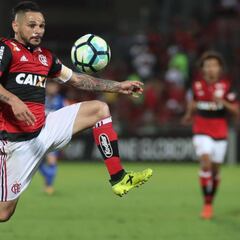 Flamengo golea al campeón Corinthians y espera por Junior