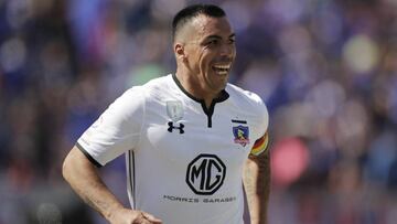 Futbol, Universidad de Chile vs Colo Colo
Novena fecha, campeonato nacional 2018
El jugador de Colo Colo Esteban Paredes, centro, celebra su gol contra Universidad de Chile durante el partido de primera division disputado en el estadio Nacional de Santi