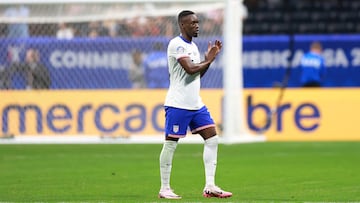 ATLANTA, GEORGIA - JUNE 27: Folarin Balogun of United States applauds the fans as he leaves the pitch in a subtitution during the CONMEBOL Copa America USA 2024 Group C match between Panama and United States at Mercedes-Benz Stadium on June 27, 2024 in Atlanta, Georgia.   Hector Vivas/Getty Images/AFP (Photo by Hector Vivas / GETTY IMAGES NORTH AMERICA / Getty Images via AFP)