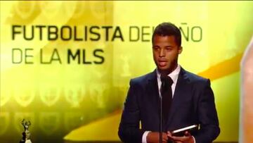 Gio Dos Santos recibió el premio a mejor jugador de la MLS 2016
