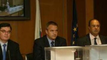 <b> HUBO ACUERDO. </b> La situación de conflicto que vivía el fútbol español parece que se ha calmado tras la reunión mantenida en el CSD.