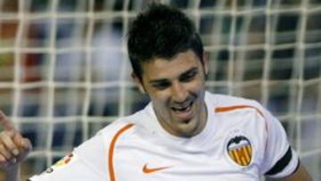 David Villa celebra un gol con el Valencia