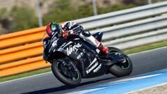 Sykes, con su Kawasaki en Jerez.