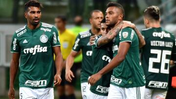 Miguel Borja celebra uno de sus goles ante Junior de Barranquilla en el Grupo H de la Copa Libertadores.