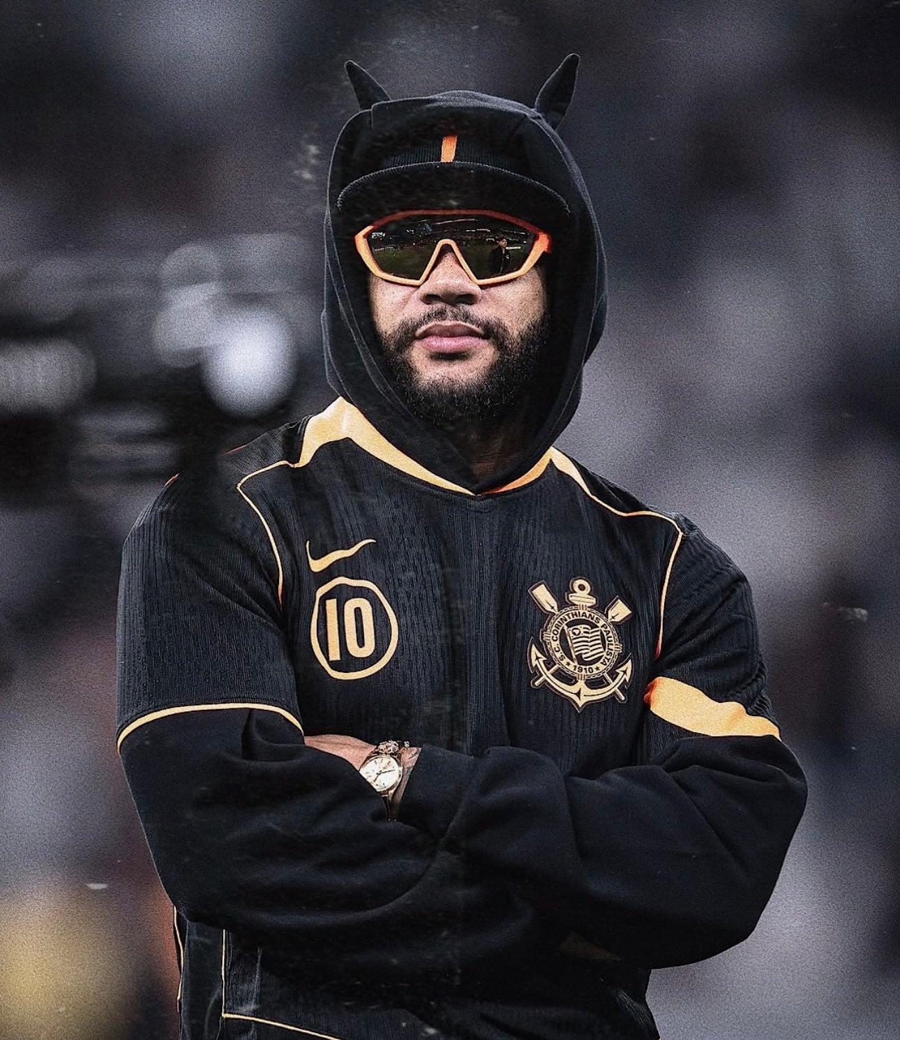 Nuevo lío en Brasil con Memphis: con el móvil en el banquillo