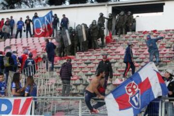 Graves incidentes obligaron a suspender el duelo entre Rangers y Universidad de Chile.